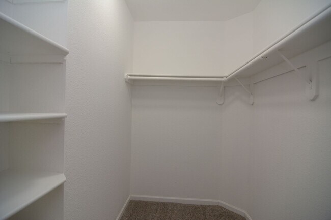 Building Photo - Remodeled 3 Bedroom 2.5 Bath House! West T...