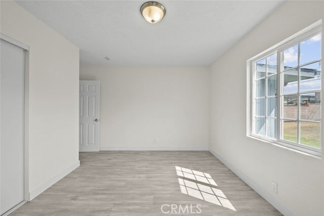 Building Photo - 5040 N Lyman Ave