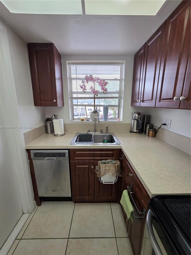 Building Photo - 7424 SW 82nd St