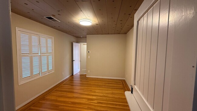 Building Photo - 4172 Howe St