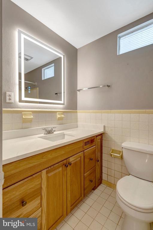 Building Photo - 8916 Braeburn Dr