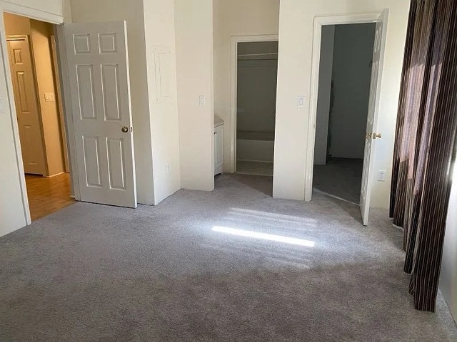 Building Photo - 289 Elm St