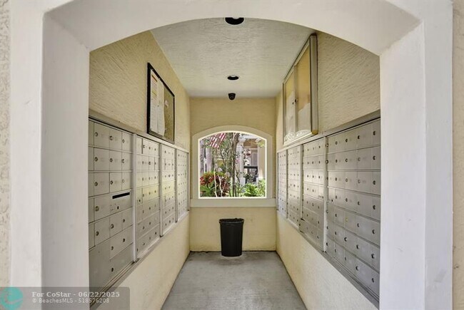Building Photo - 5960 W Sample Rd