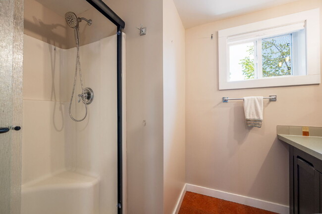 Building Photo - "Charming 3-Bedroom Home Near the Old Mill"