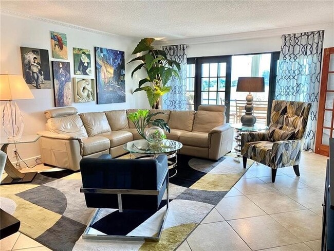 Building Photo - 2681 S Course Dr