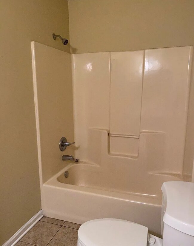 Building Photo - 1006 N 1st St