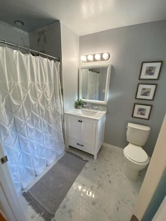 Building Photo - Mid-Century Gregory Heights 4 bedroom 2.25...