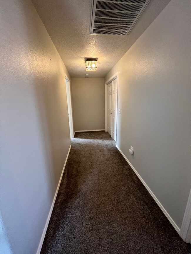 Building Photo - Beautifully Updated Home in Sage Point School District!