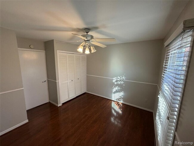 Building Photo - 39588 Squire Rd