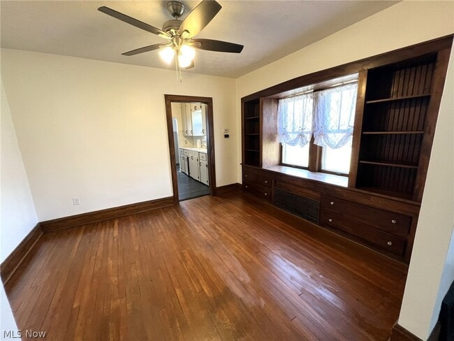 Building Photo - 982 Dan St