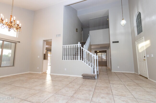 Building Photo - 2388 S Sycamore Pl