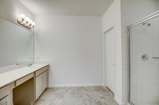 Building Photo - 117 Lacey Oak Lp