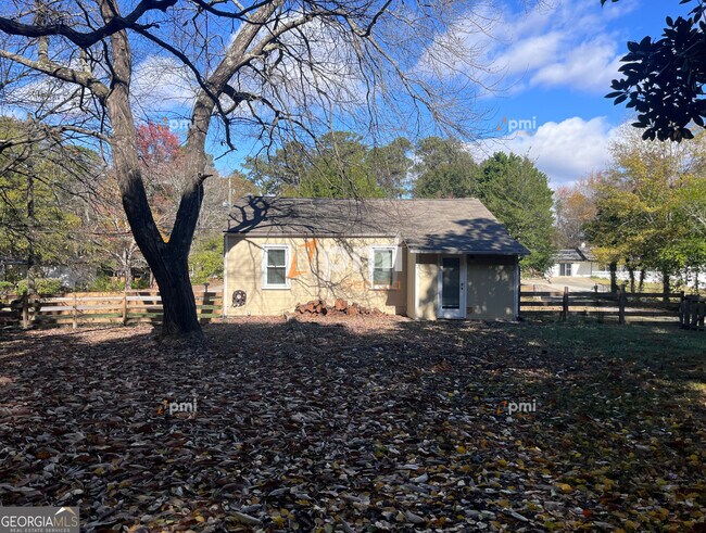 Building Photo - 413 Hilltop Cir