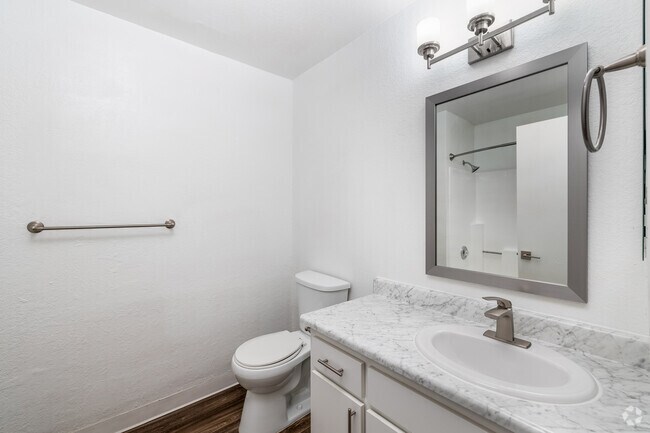 2BR, 2BA - 925SF - The Lucci