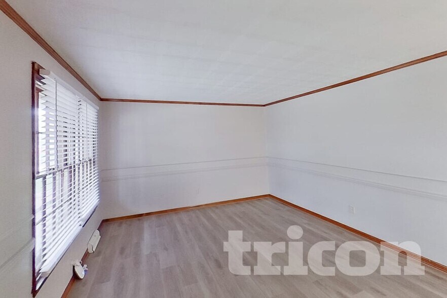 Building Photo - 1546 Grant Dr