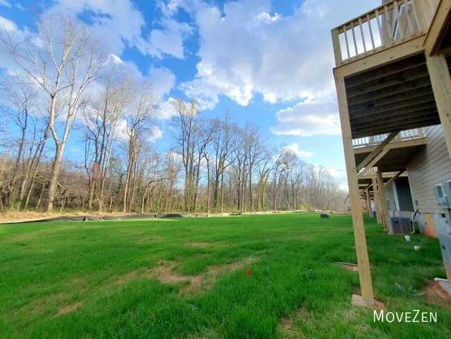 Building Photo - 275 Vanderbilt Rd