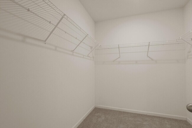 Building Photo - 2550 SE Rock Springs Dr