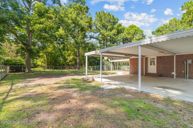 Building Photo - Beautiful 3 Bedroom, 2 Bath Home -135 Yate...