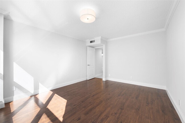 Building Photo - 3500 Galt Ocean Dr