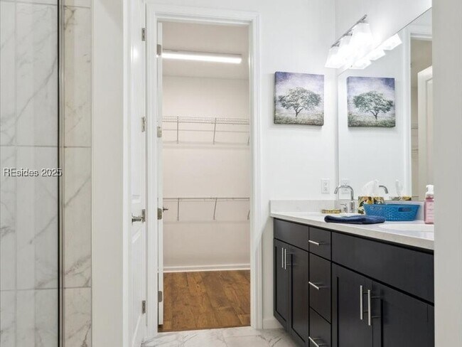 Building Photo - 1388 Good Life Wy