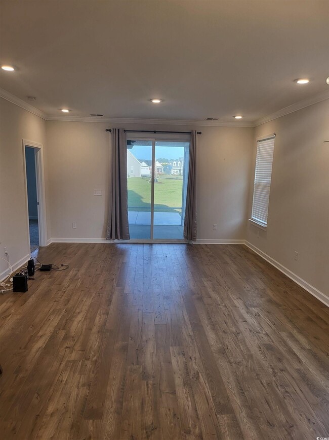 Building Photo - 236 Goldenrod Cir