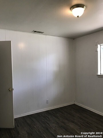 Building Photo - 5706 Woodcraft