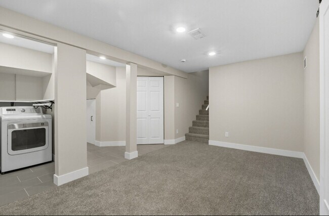 Building Photo - 8141 S San Juan Range Rd
