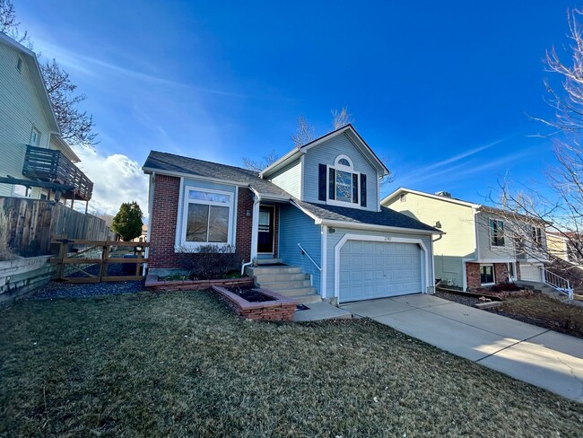 Building Photo - Gorgeous 3-Bedroom Home with Unobstructed Views and Access to North Open Space from Yard!