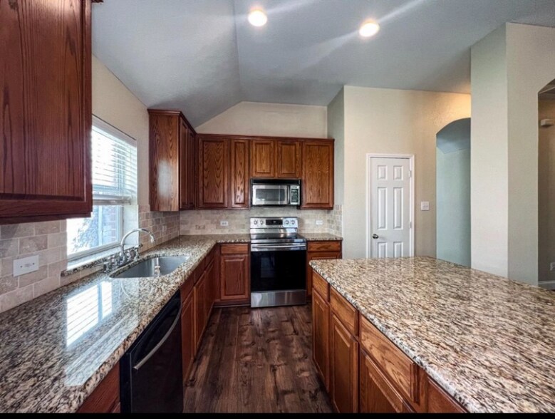 Building Photo - 2808 Fair Timber Way