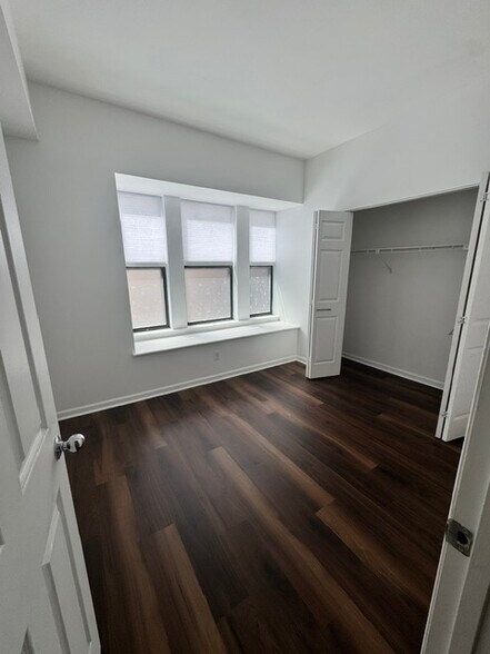Building Photo - 5367 Pershing Ave