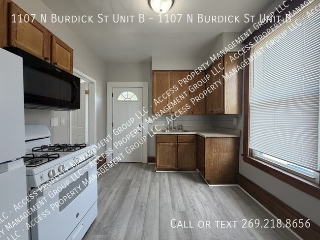Building Photo - 1107 N Burdick St