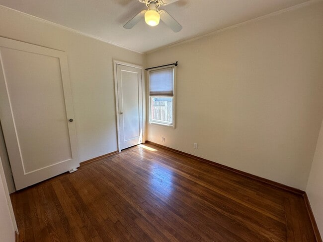 Building Photo - Cute Benicia Single Family Home 2 Bedroom and 1 Bathroom