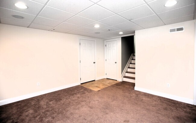 Building Photo - 27 Warrington Round
