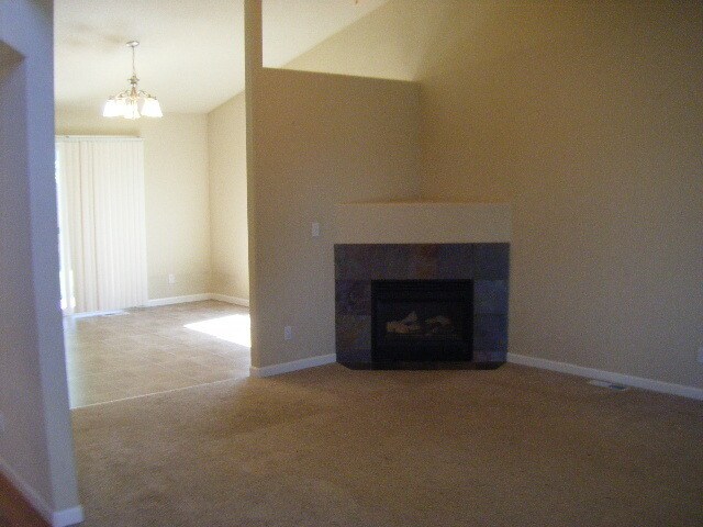 Building Photo - 7011 NE 72nd Cir