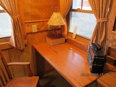 Desk - E10544 E Salem Ridge Rd