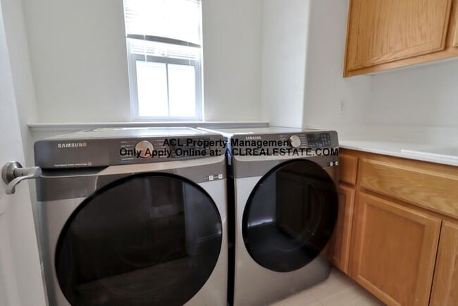 Building Photo - 1186 Cherrybrooke Commons