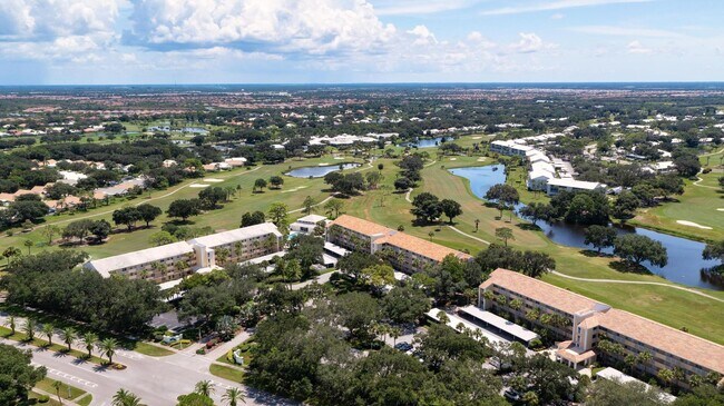 Building Photo - GORGEOUS 2 BEDROOM, 2 BATHROOM 1ST FLOOR CONDO LOCATED IN THE HIGHLY SOUGHT AFTER TENTH FAIRWAY A...