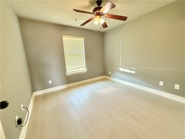 Building Photo - 1140 Willow Oak