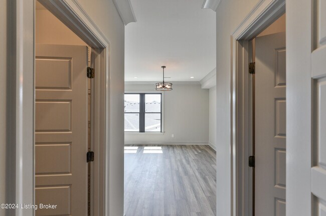 Building Photo - 10504 Meeting St