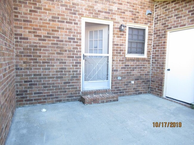 Building Photo - 22 Hackberry Ct