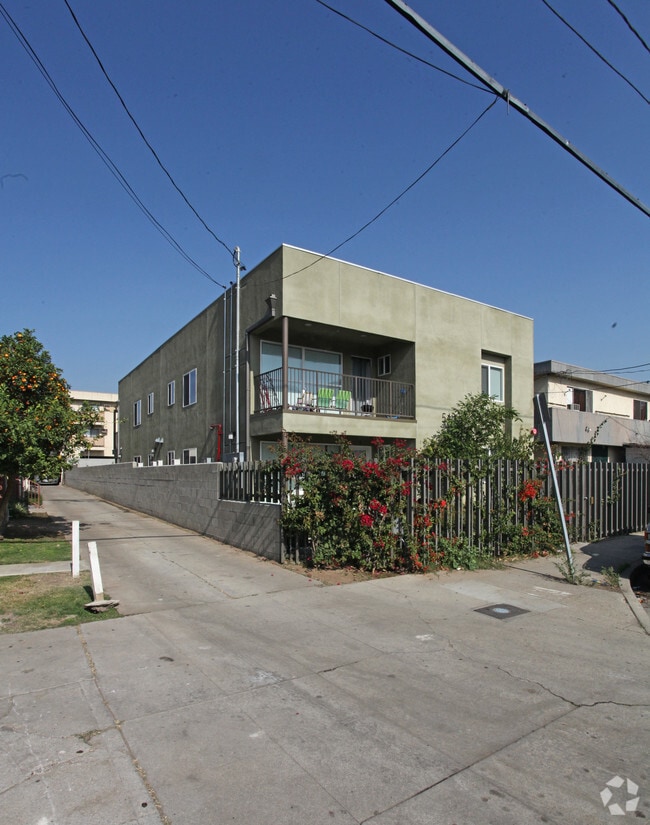 Primary Photo - 5421 Lexington Ave