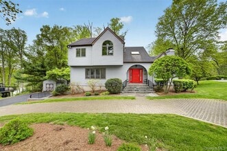Building Photo - 28 Lakeview Dr