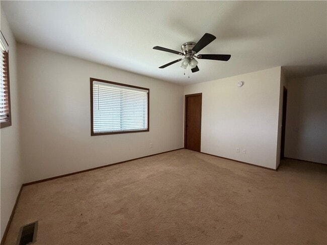 Building Photo - 9108 Bluff Dr