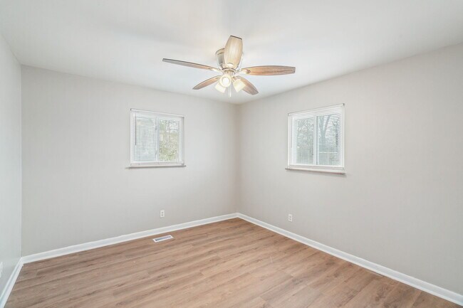 Building Photo - 411 Cherokee Heights Dr