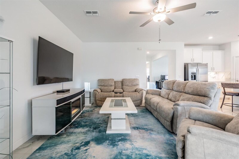 Building Photo - 10381 Tupper Cay Dr