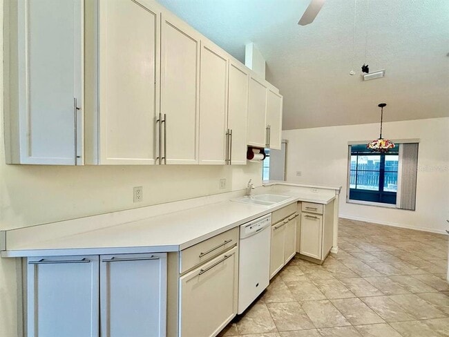 Building Photo - 9815 La Vonda St