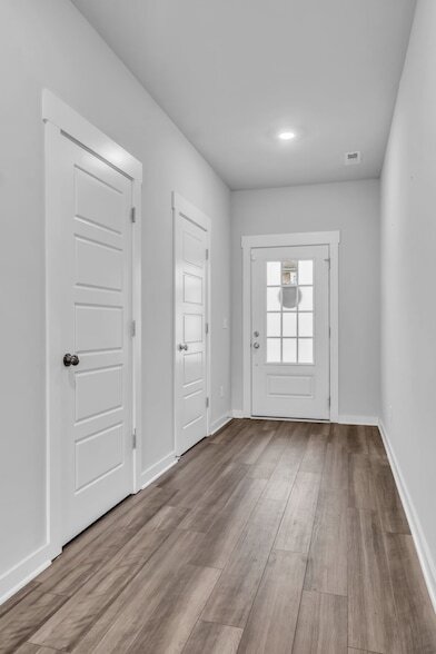 Building Photo - 1020 Baltusrol Ln