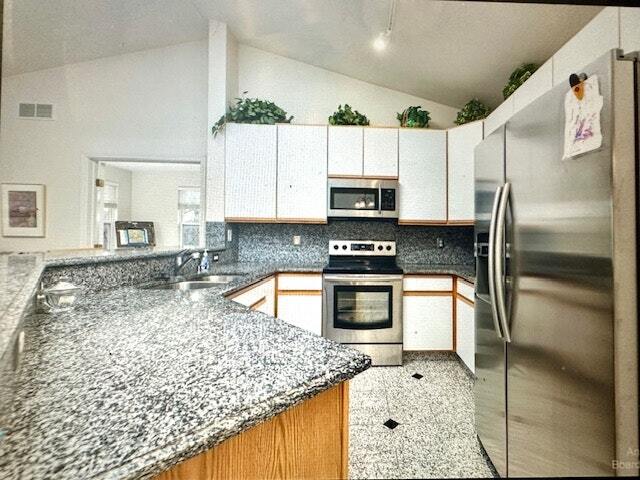 Building Photo - 1422 Fox Pointe Cir
