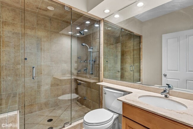 Building Photo - 2617 W Evergreen Ave