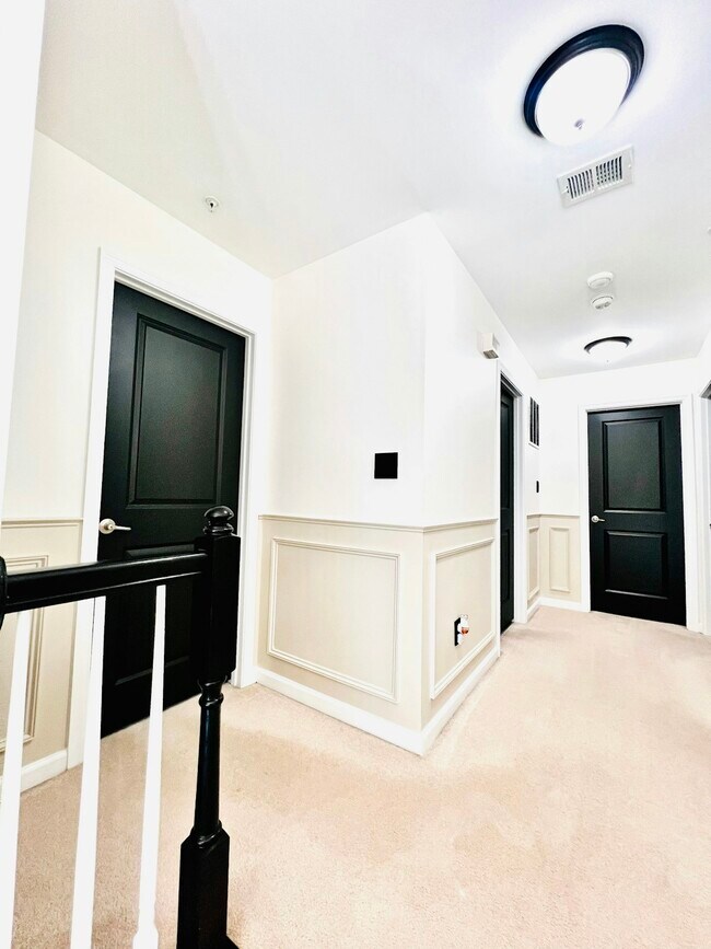 Building Photo - 2409 Glouster Pointe Dr